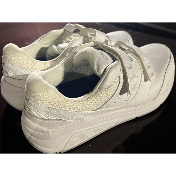 New Balance 928v2 Men's Walking All White Sneaker Size 9.5 Leather WW928HW2 - Picture 8 of 9
